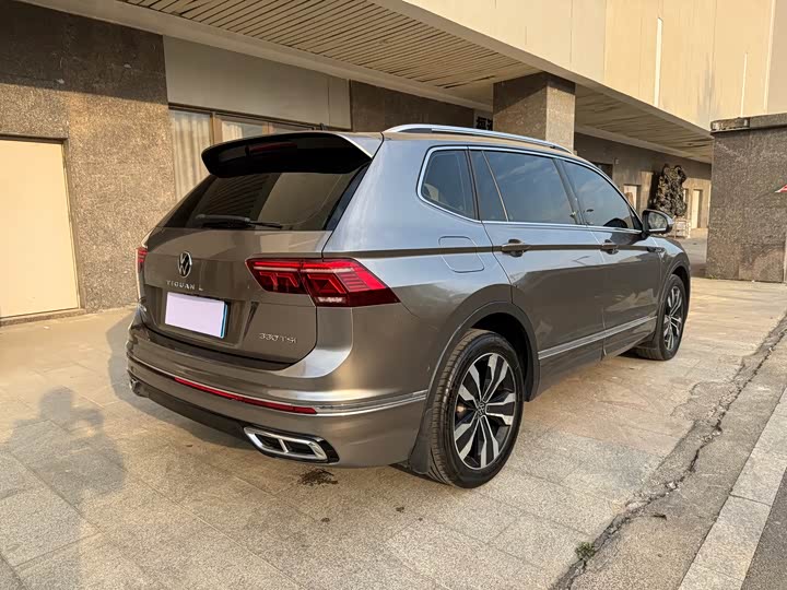 Фото 8 - Volkswagen Tiguan L Pro
