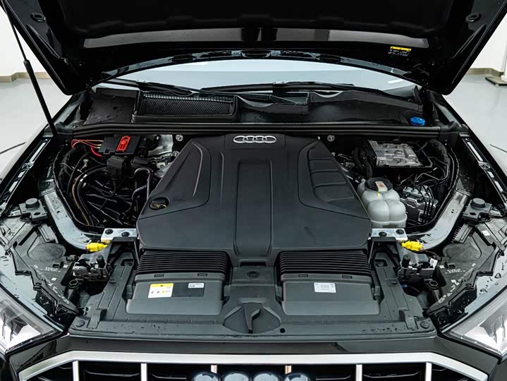 Фото 9 - Audi Q7