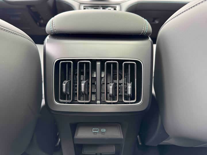 Фото 8 - BYD Song L DM-i Hybrid