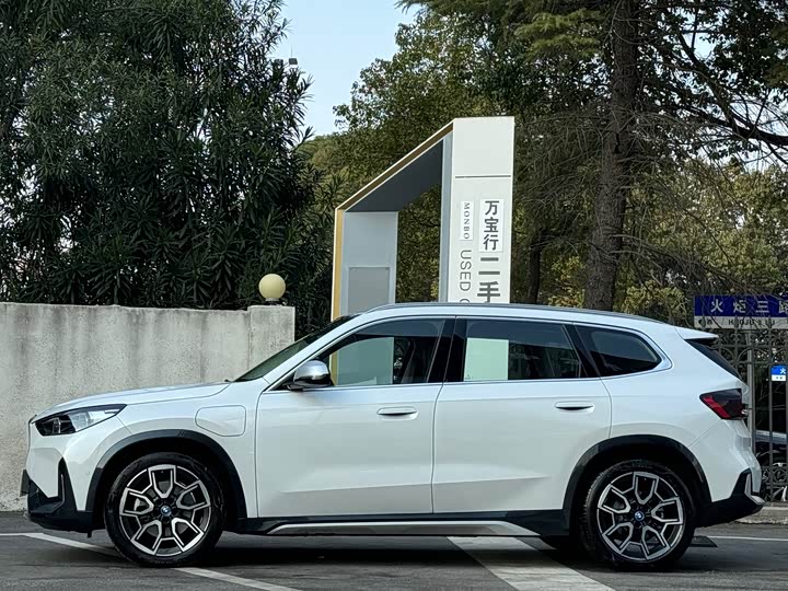 Фото 2 - BMW iX1