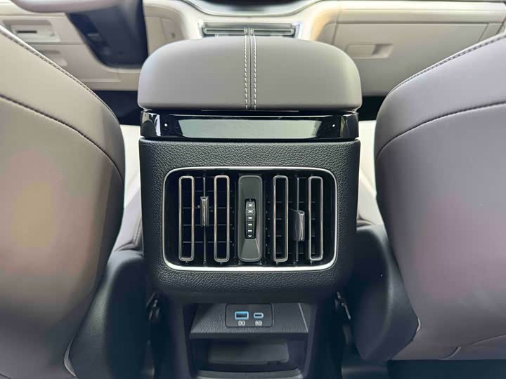 Фото 8 - BYD Song Plus Hybrid/EV