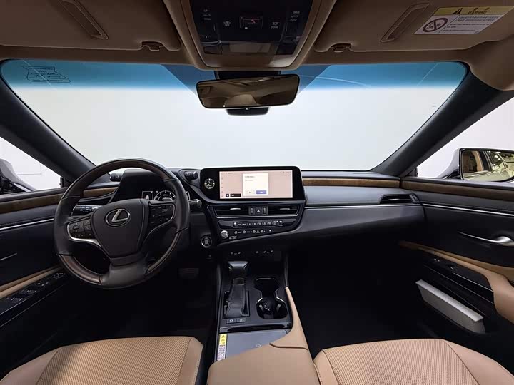 Фото 6 - Lexus ES