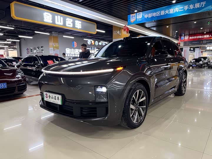 Фото 1 - LiXiang L8