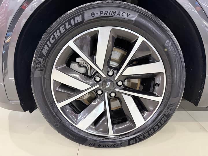 Фото 4 - LiXiang L8