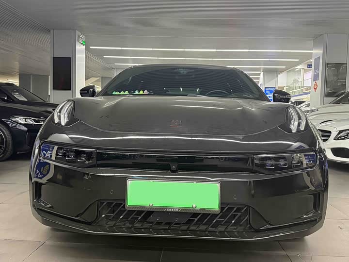 Фото 2 - Zeekr 001