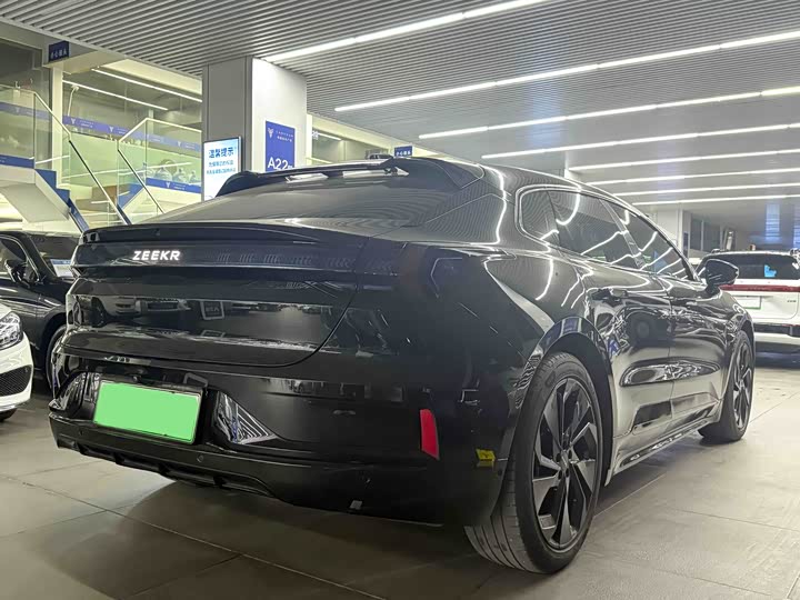 Фото 4 - Zeekr 001