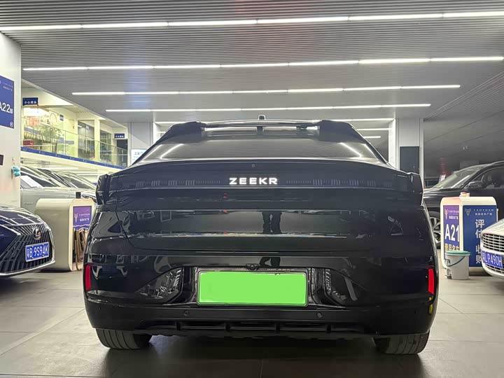 Фото 5 - Zeekr 001