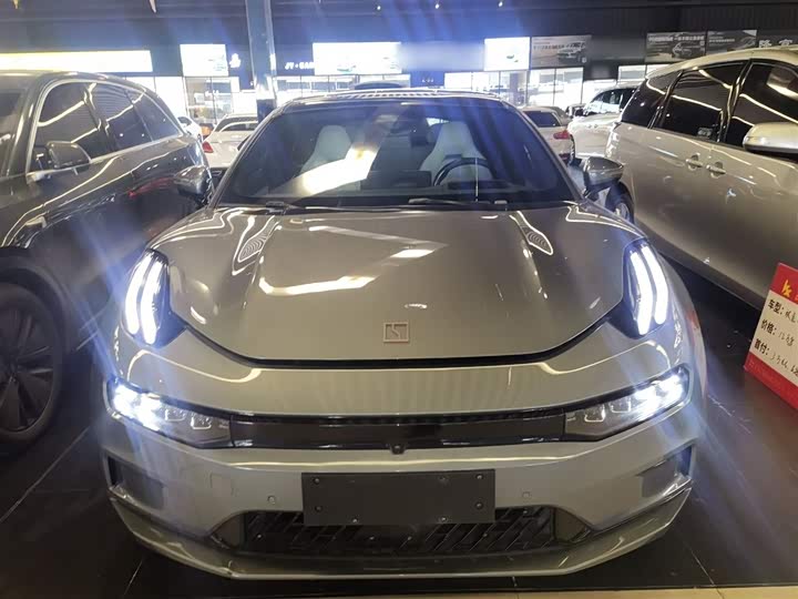 Фото 3 - Zeekr 001