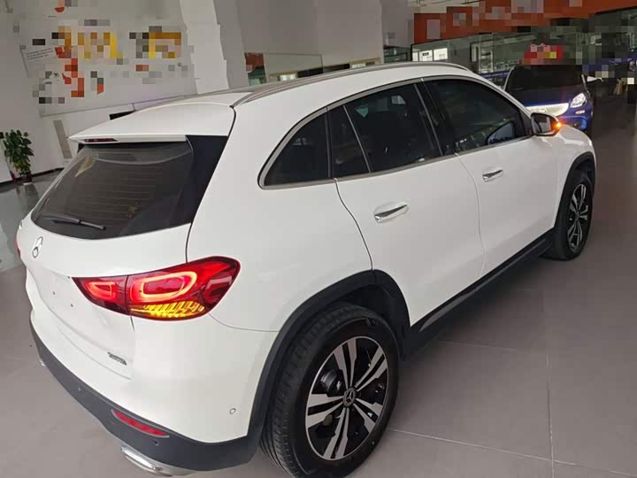 Фото 7 - Mercedes-Benz GLA-Class