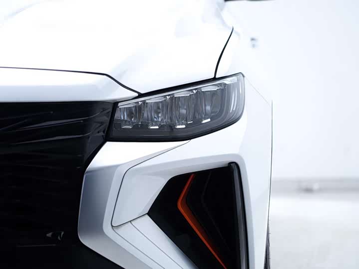 Фото 7 - Geely Atlas