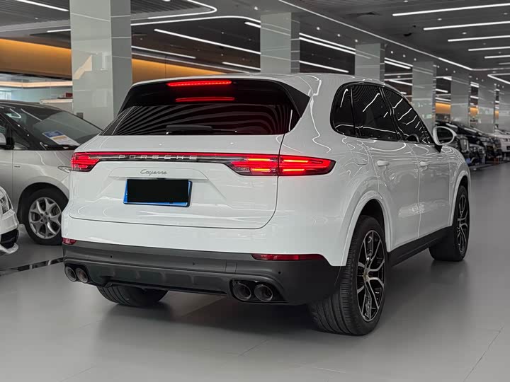 Фото 6 - Porsche Cayenne