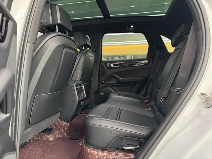 Фото 8 - Porsche Cayenne