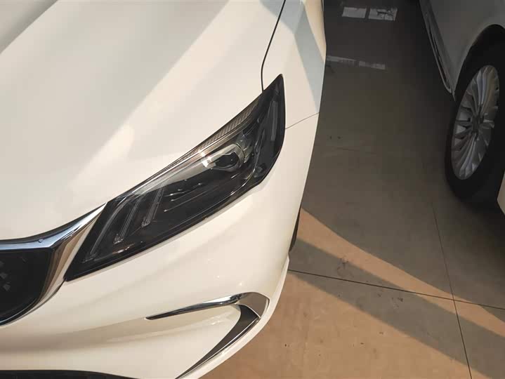 Фото 5 - Geely Binrui