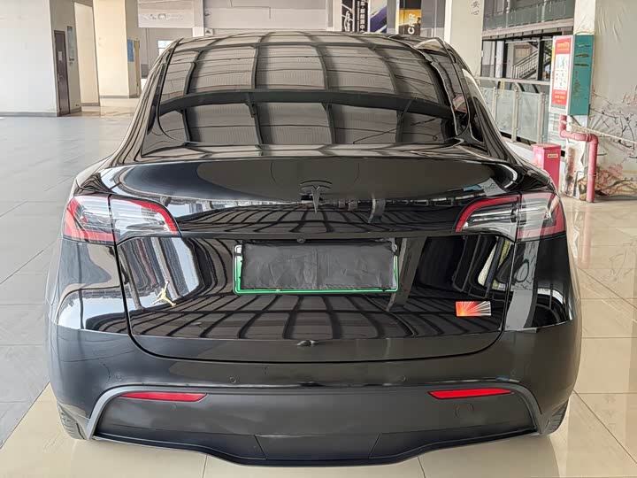 Фото 4 - Tesla Model Y