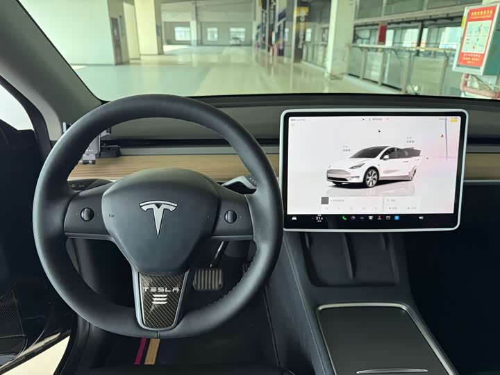 Фото 8 - Tesla Model Y