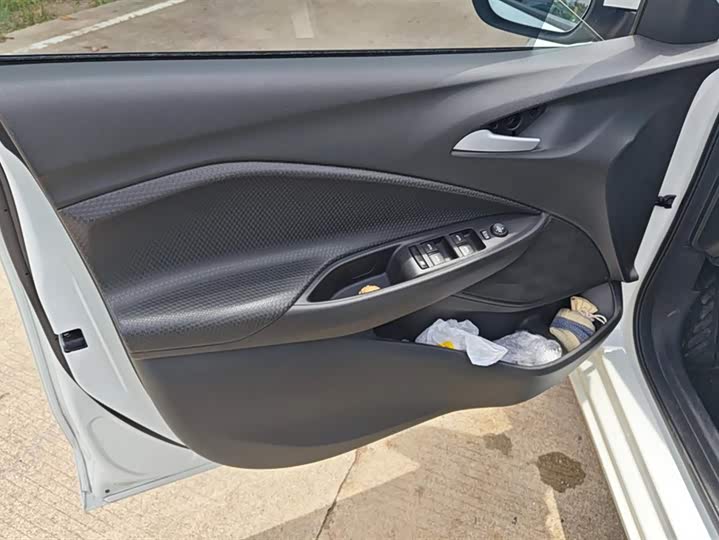 Фото 7 - Chevrolet Onix (Cavalier)