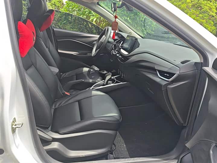 Фото 8 - Chevrolet Onix (Cavalier)