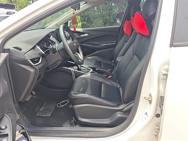 Фото 9 - Chevrolet Onix (Cavalier)