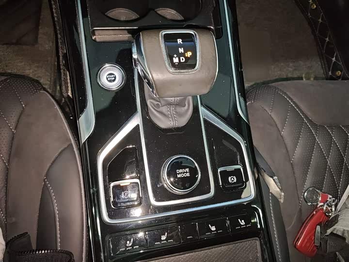 Фото 7 - Hongqi HS5