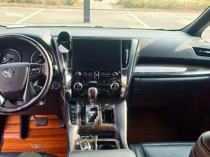 Фото 4 - Toyota Vellfire