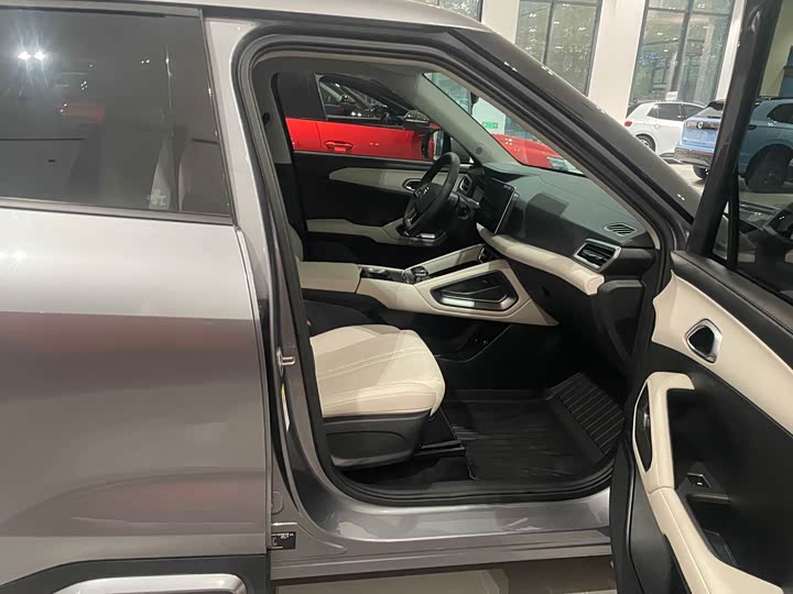 Фото 6 - BYD Yuan Up