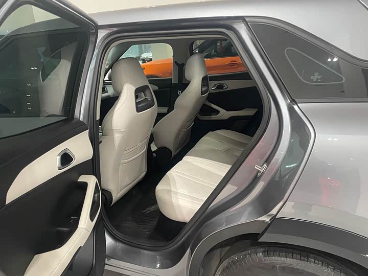 Фото 9 - BYD Yuan Up