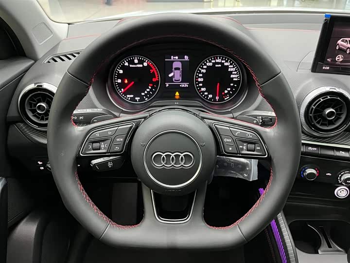 Фото 3 - Audi Q2L