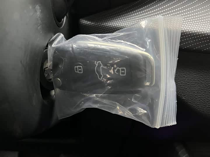 Фото 4 - Audi Q2L