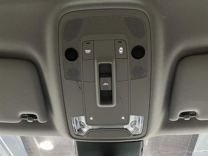 Фото 8 - Audi Q2L