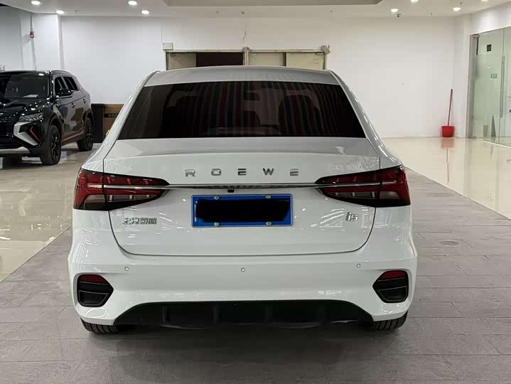 Фото 5 - Roewe i5