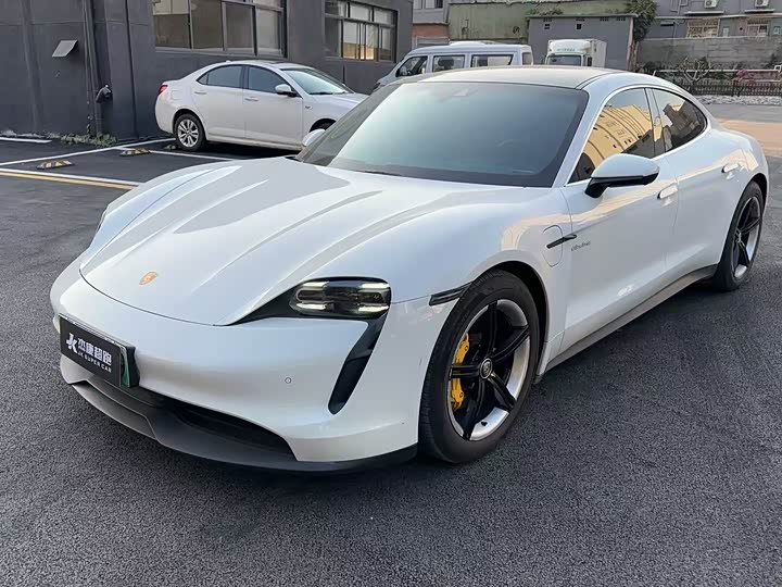 Фото 1 - Porsche Taycan