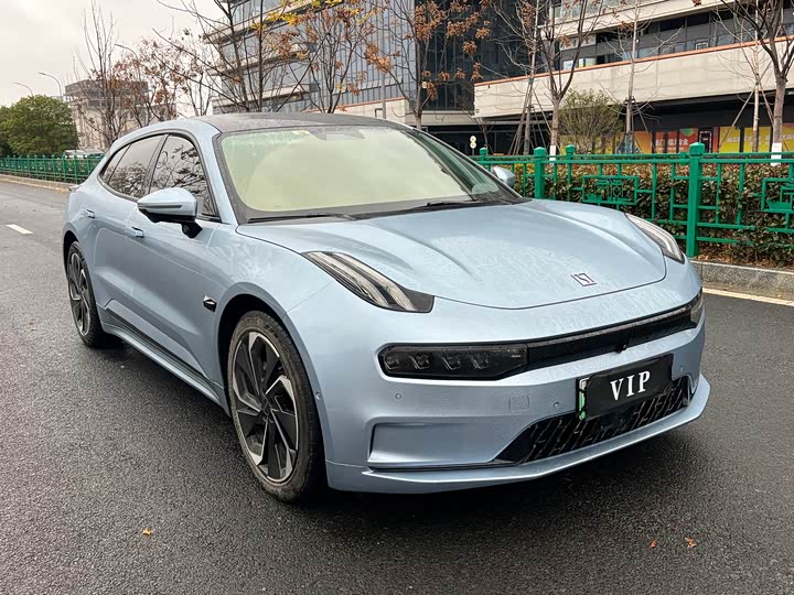 Фото 3 - Zeekr 001