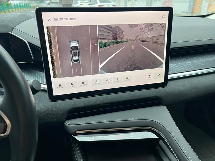 Фото 6 - Zeekr 001