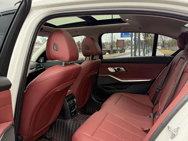 Фото 9 - BMW 3 Series