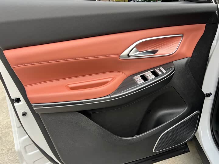 Фото 7 - Changan CS75