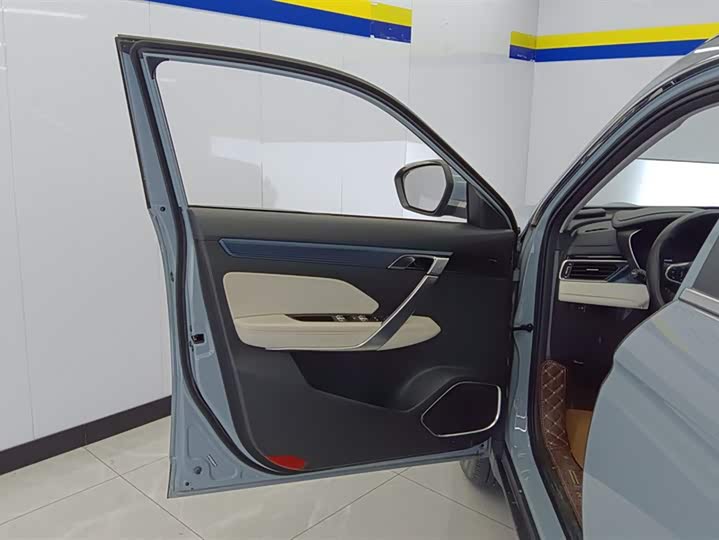 Фото 7 - Geely Atlas