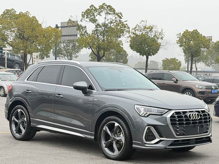 Фото 2 - Audi Q3