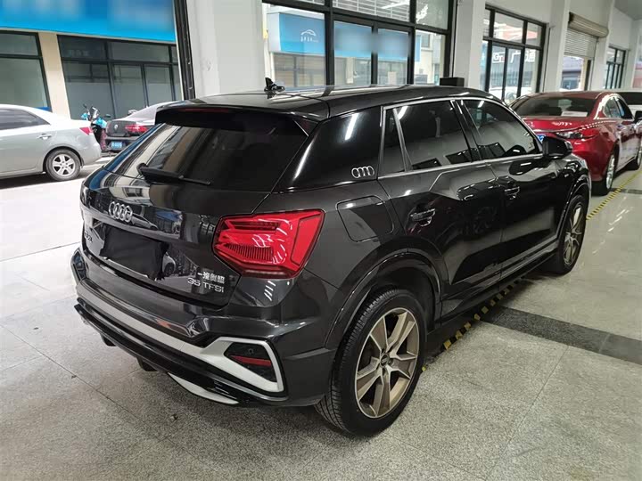 Фото 7 - Audi Q2L