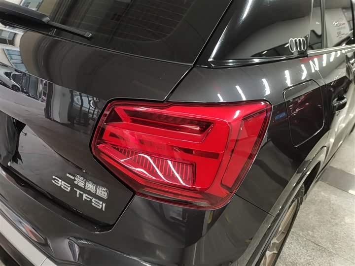 Фото 8 - Audi Q2L
