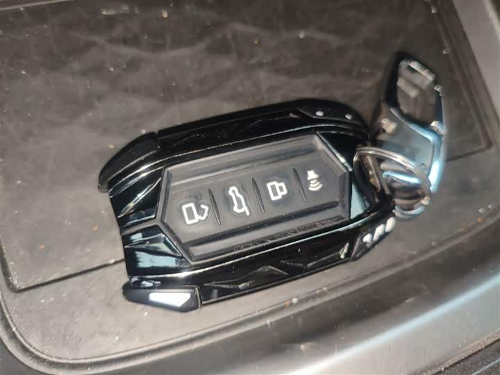 Фото 9 - Tank 300