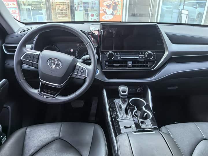 Фото 6 - Toyota Highlander