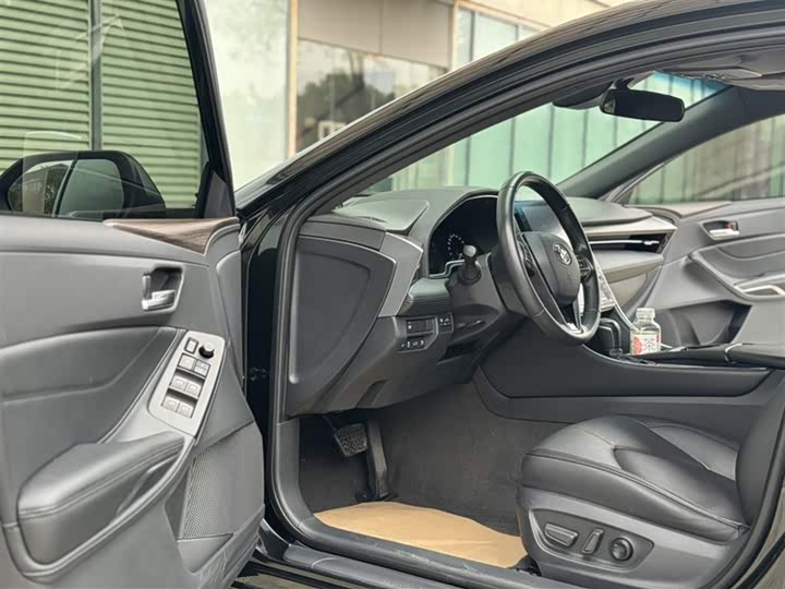 Фото 4 - Toyota Avalon