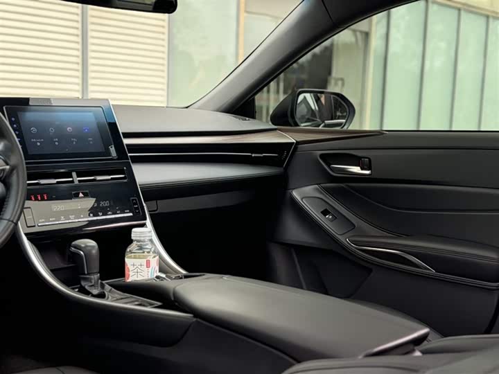 Фото 6 - Toyota Avalon