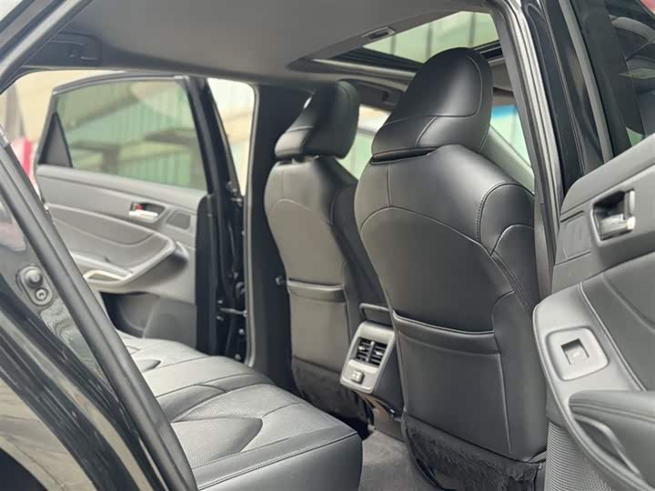 Фото 9 - Toyota Avalon