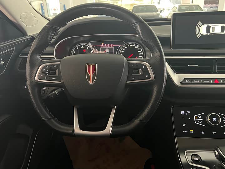 Фото 6 - Hongqi H5