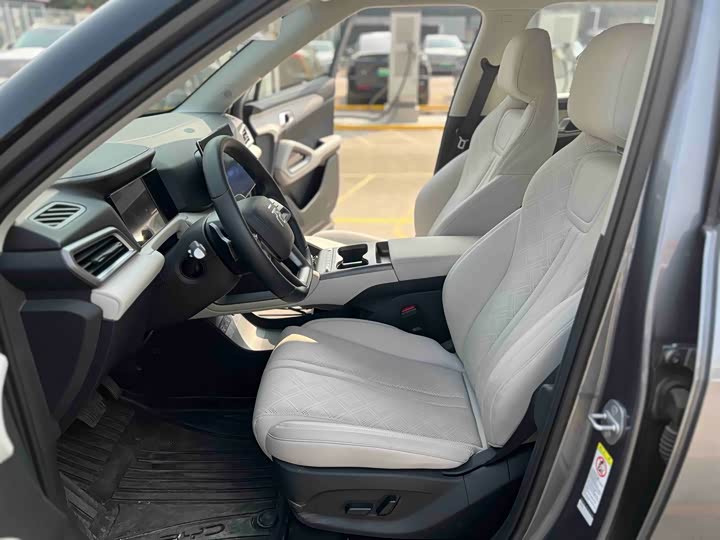 Фото 9 - BYD Yuan Up