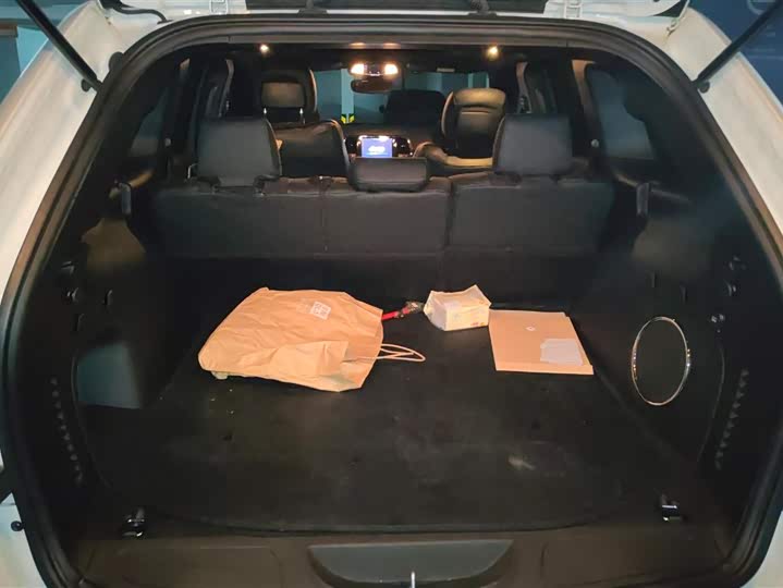 Фото 4 - Jeep Grand Cherokee