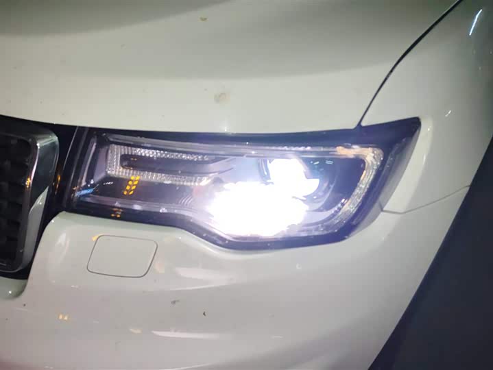 Фото 5 - Jeep Grand Cherokee