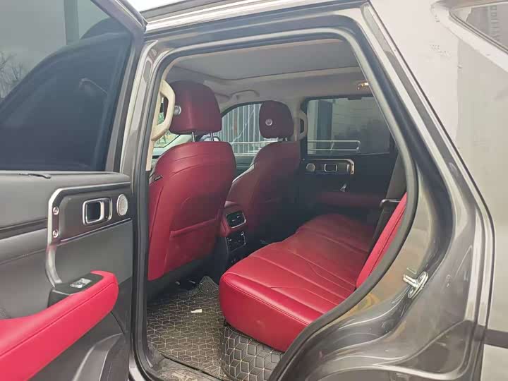 Фото 5 - Tank 400 Hybrid