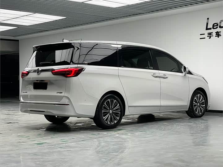 Фото 6 - Buick GL8 ES